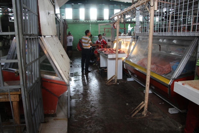 Al menos cinco hurtos diarios  en el mercado municipal de Maturín