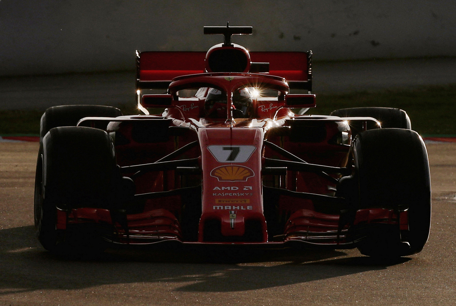 Raikkonen y Alonso brillan en última jornada de ensayos en Barcelona