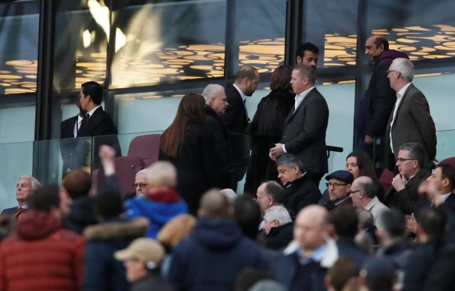 Soccer Football - Premier League - West Ham United vs Burnley - London Stadium, London, Britain - March 10, 2018 West Ham United co chairman David Gold walks from his seat REUTERS/David Klein EDITORIAL USE ONLY. No use with unauthorized audio, video, data, fixture lists, club/league logos or "live" services. Online in-match use limited to 75 images, no video emulation. No use in betting, games or single club/league/player publications. Please contact your account representative for further details.