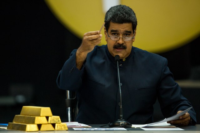 CAR10 - CARACAS (VENEZUELA), 22/03/2018.-El presidente venezolano, Nicolás Maduro, dirige una rueda de prensa hoy, jueves 22 de marzo de 2018, en Caracas (Venezuela). Maduro ordenó hoy la eliminación de tres ceros del bolívar y sacar de circulación el cono monetario vigente a partir del próximo 4 de junio, como parte de sus medidas económicas para "garantizar las actividades comerciales". EFE/Cristian Hernández