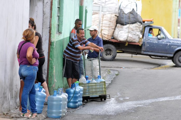 Varios sectores de Valencia sin agua desde el domingo