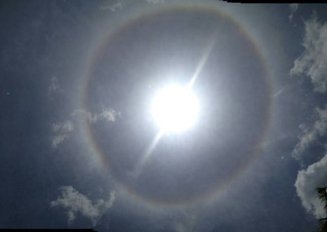 Foto: Capturan un halo solar en Caracas / Pamela Toledo - LaPatilla.com