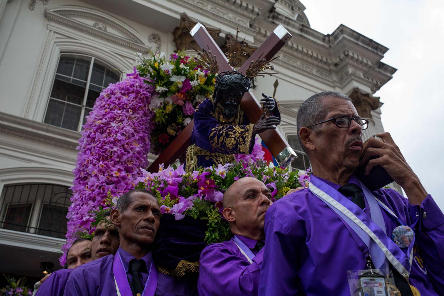 Venezuela pide ahora al Nazareno de San Pablo que la salve de la peste chavista