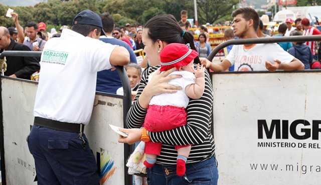 Ni entrando ni saliendo del país por el puente internacional Simón Bolívar se hace un control migratrorio efectivo por parte de las autoridades destacadas en ese paso oficial 