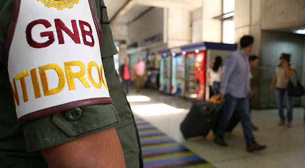 A juicio seis GNB y empleados de la Aerolínea Laser por tráfico de 140 panelas de cocaína