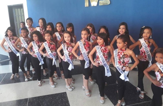 mini reinas