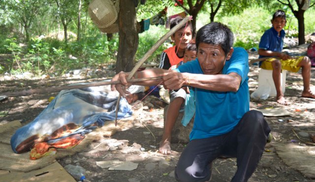 Las autoridades nacionales emprendieron de nuevo acercamientos con la comunidad Yukpa que se encuentra en El Escobal, para proceder a brindarle la ayuda humanitaria que requiere (Foto extraída de La Opinión)