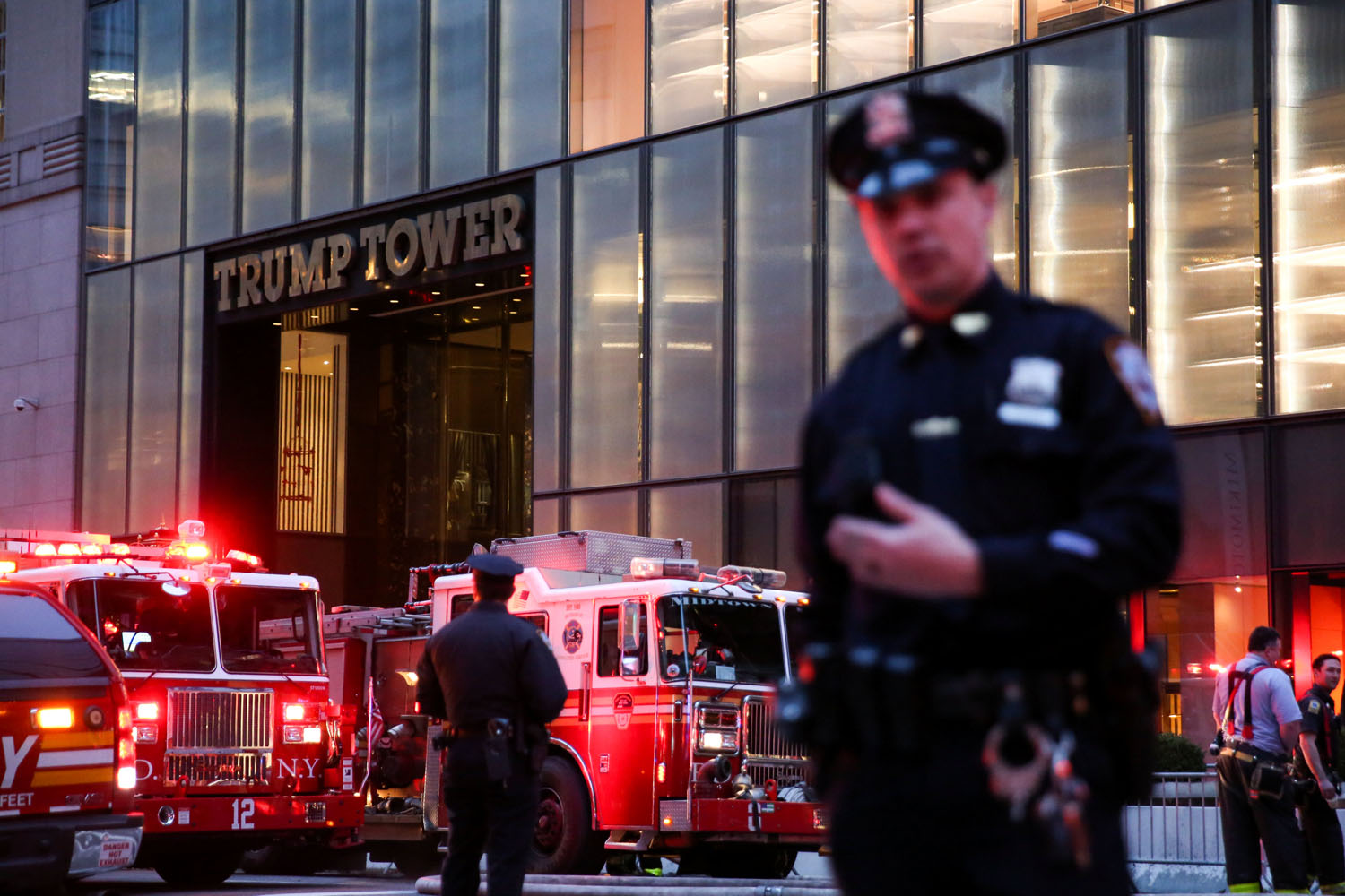 Fallecido en incendio en Torre Trump era comerciante de arte amigo de Warhol