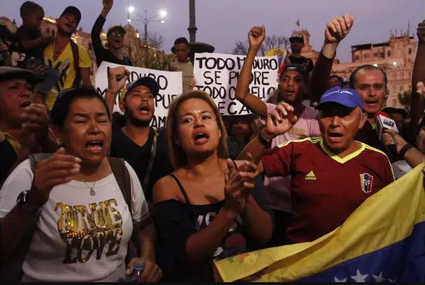 Al menos dos mil venezolanos cruzan diariamente la frontera desde Ecuador hacia Perú