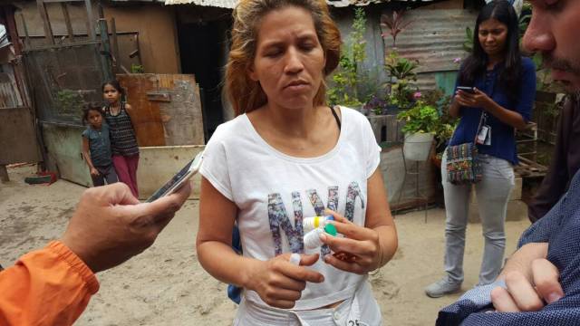 También denunciaron la falta de medicinas que atraviesa Venezuela y expresaron su preocupación ante la escasez y el alto costo de los medicamentos. (Foto: Steffany Carvajal, Eduardo Ríos y Juan Peraza / La Patilla)