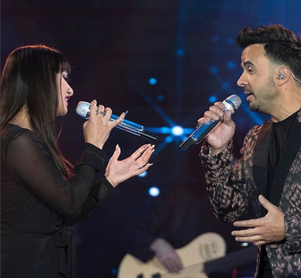 ¡Ídola! Esta venezolana cantó a dueto con Luis Fonsi (Video)