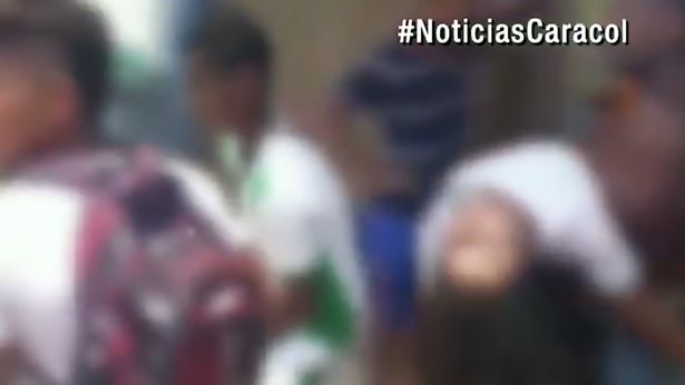 Padres aseguran que sus hijos están poseídos tras extraños desmayos colectivos (Video)