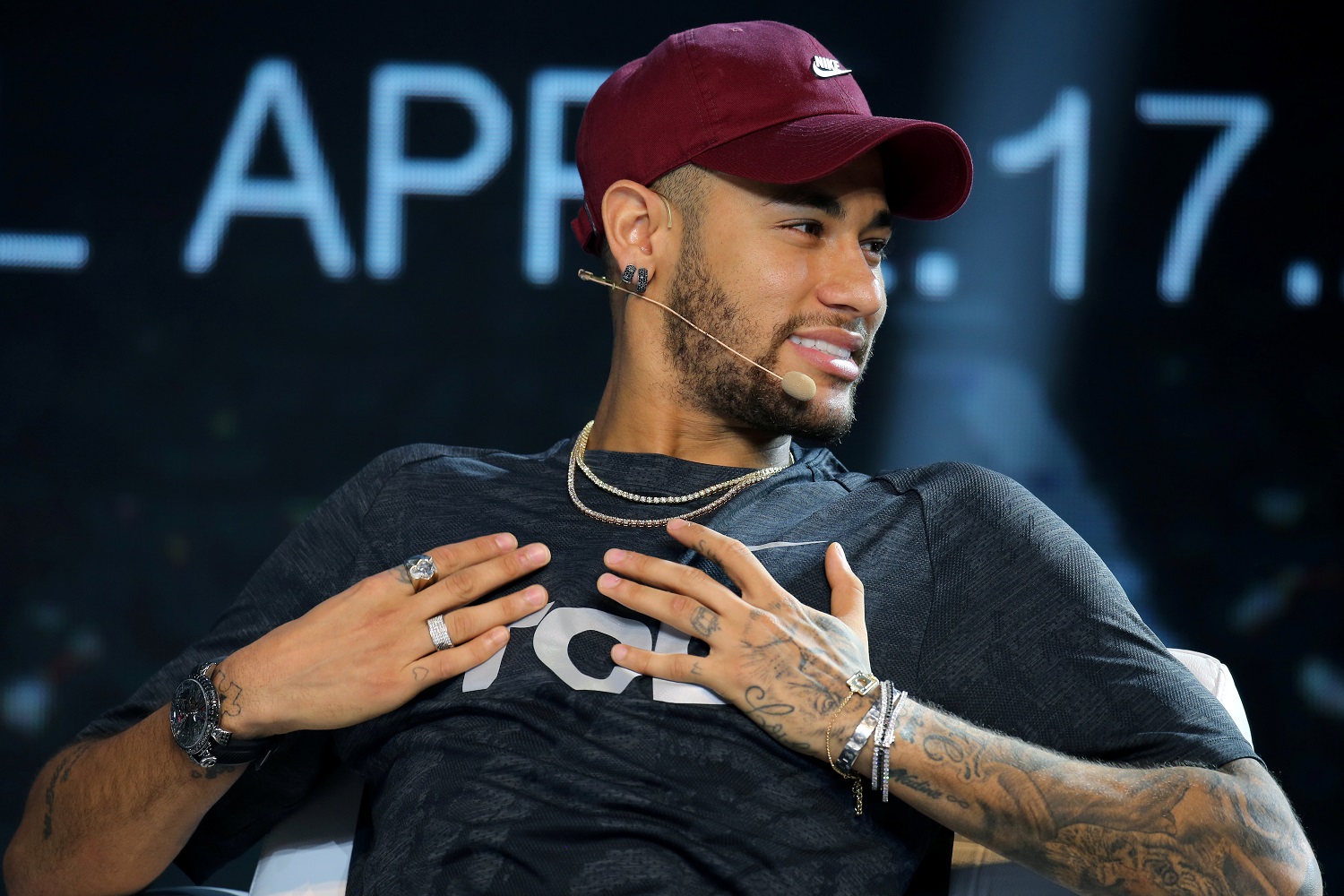 Neymar se quedará en el PSG, según su presidente