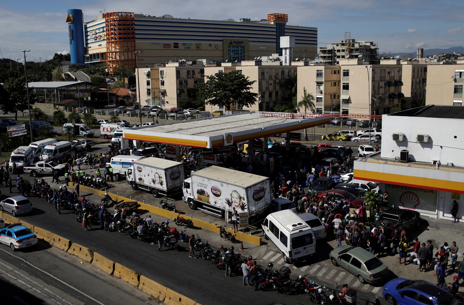 Petrobras pide a empleados que reflexionen sobre conveniencia de huelga