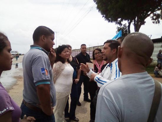  Los empleados del acueducto de San Félix no entraron al turno de la mañana. Pese a la protesta, el presidente de Hidrobolívar no acudió a escucharlos