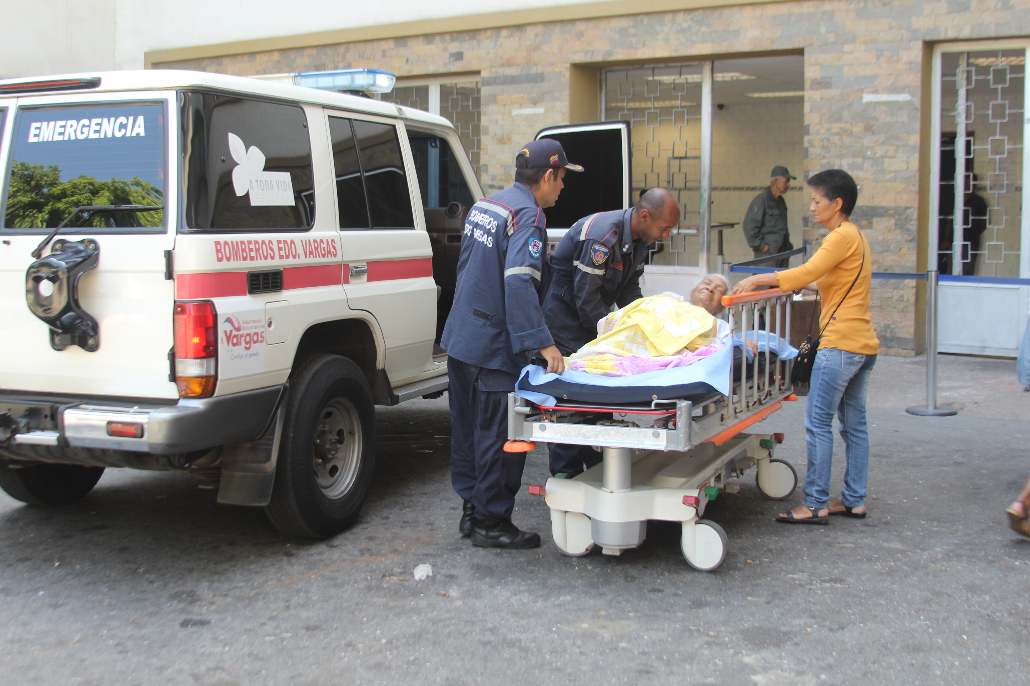 Pacientes con Covid-19 saturan clínicas y hospitales de La Guaira