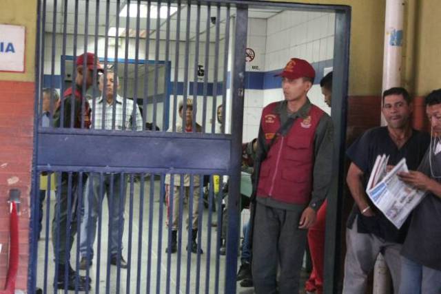 El personal que hace vida en el Hospital de Coche también exigieron beneficios salariales (Foto: Juan Peraza / La Patilla)