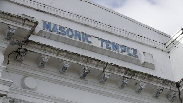 Un hombre robó una calavera de un Templo Masónico y exige drogas a cambio