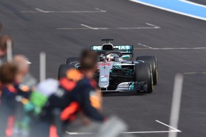Lewis Hamilton amplía su contrato con Mercedes hasta 2020