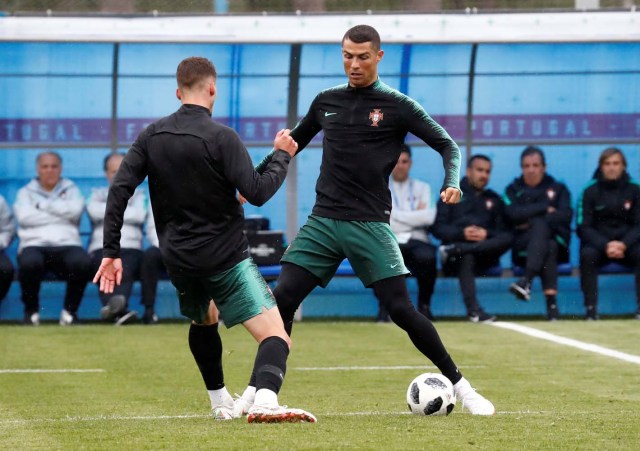 Fútbol Fútbol - Copa Mundial - Portugal Equipo de entrenamiento Camp - Kratovo, Moscú, Rusia - 10 de junio de 2018 Portugal Cristiano Ronaldo durante el entrenamiento REUTERS / Sergei Karpukhin