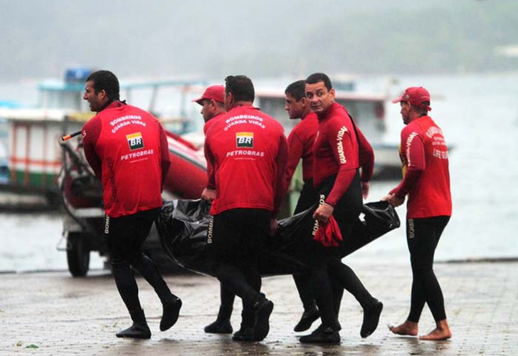 Sube a 8 la cifra de muertos en naufragio de dos barcos pescadores en Brasil