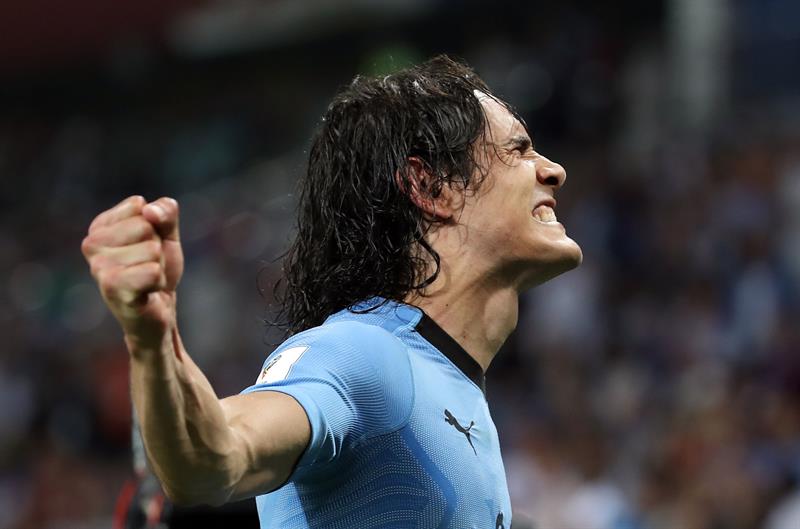 Cavani será sometido el domingo a un examen para evaluar molestia en su gemelo