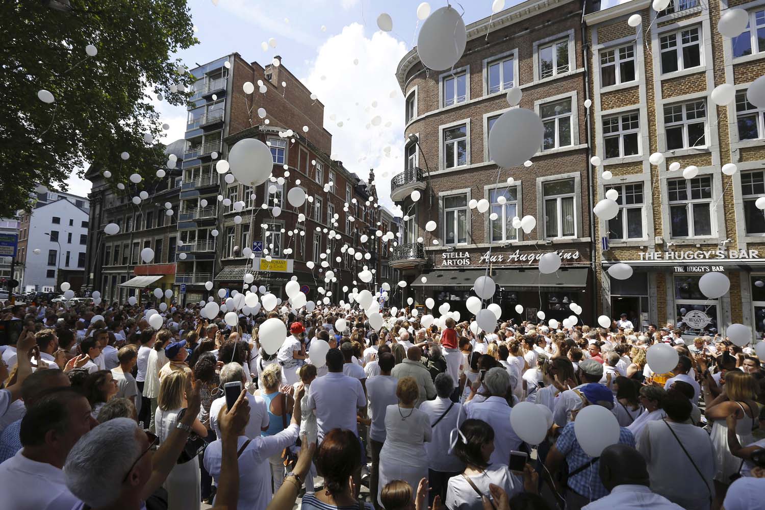 Marcha Blanca por las tres víctimas del ataque yihadista en Bélgica (FOTOS)