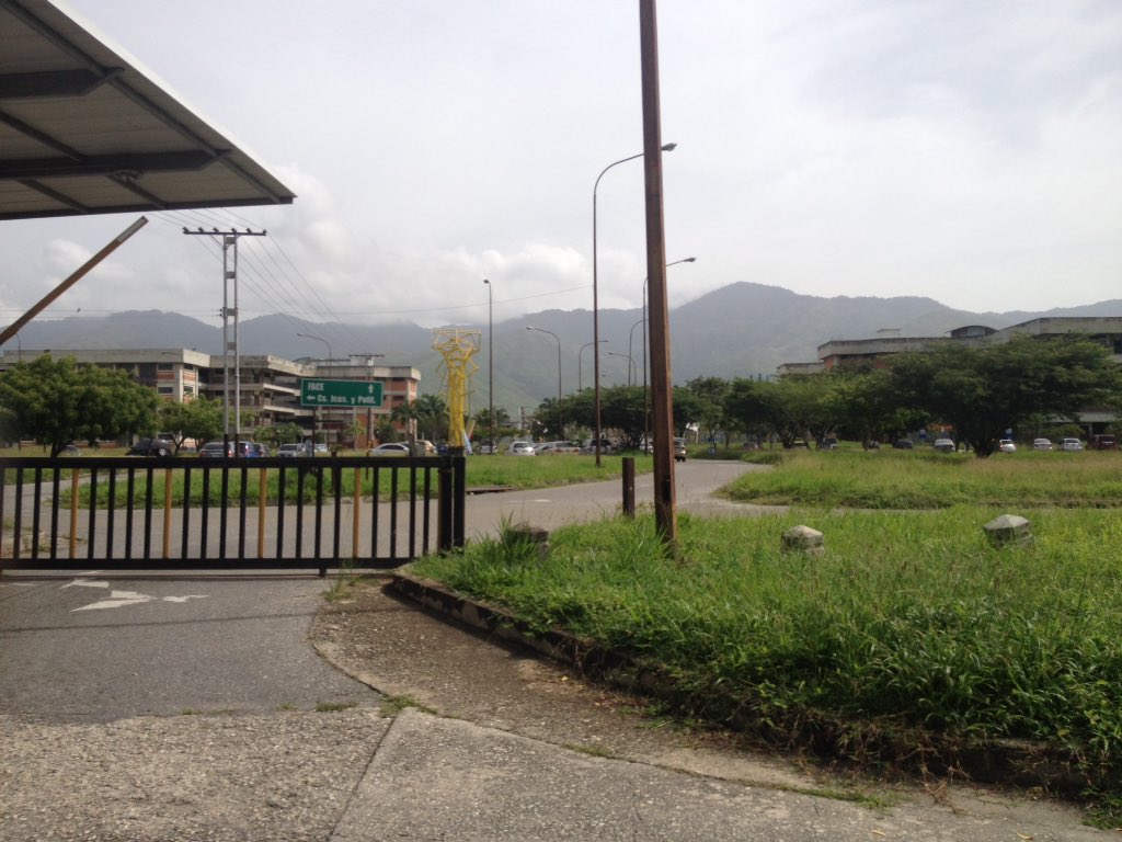 En la Universidad de Carabobo se cumplió primer día de paro convocado por Fapuv #28Jun