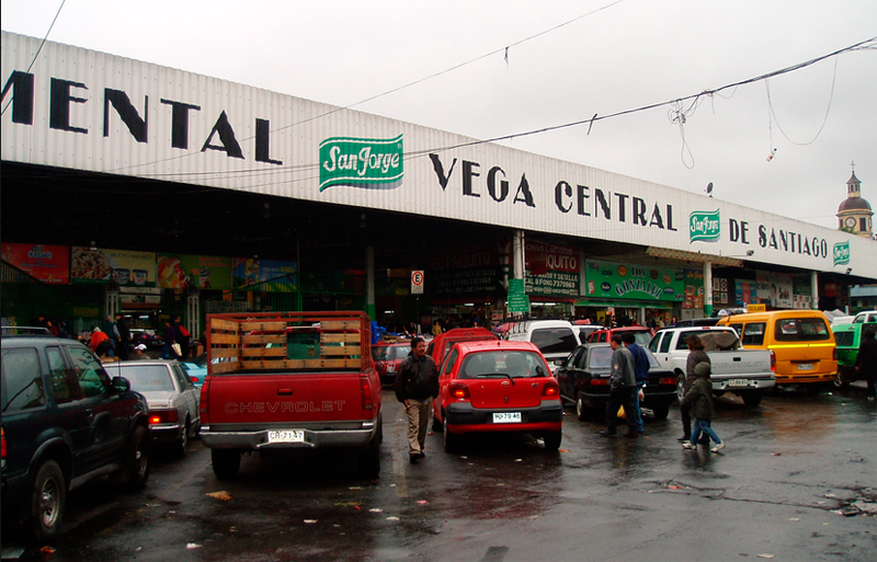 Presidente Piñera, sin escoltas encima, se empapa de Venezuela en mercado de mayoristas de Santiago (FOTO + VIDEO)