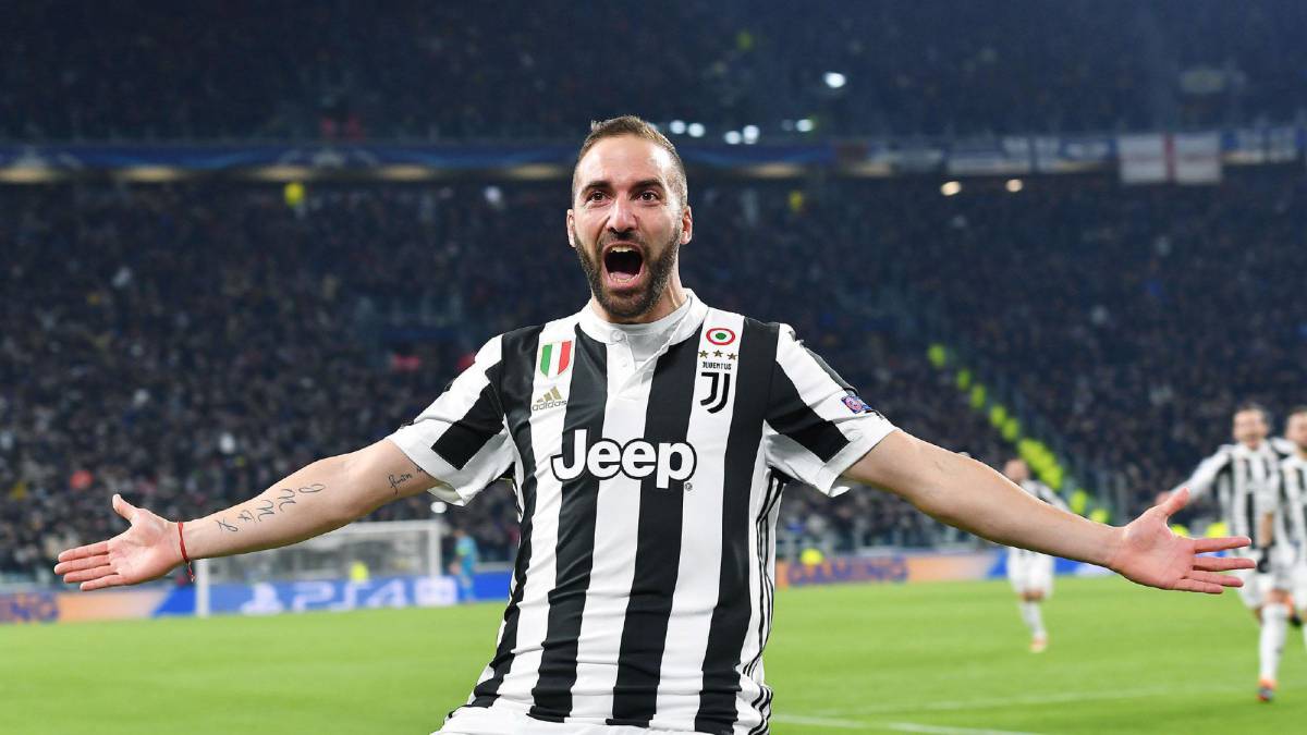 Higuaín llega al Milan tras acordar intercambio con la Juventus