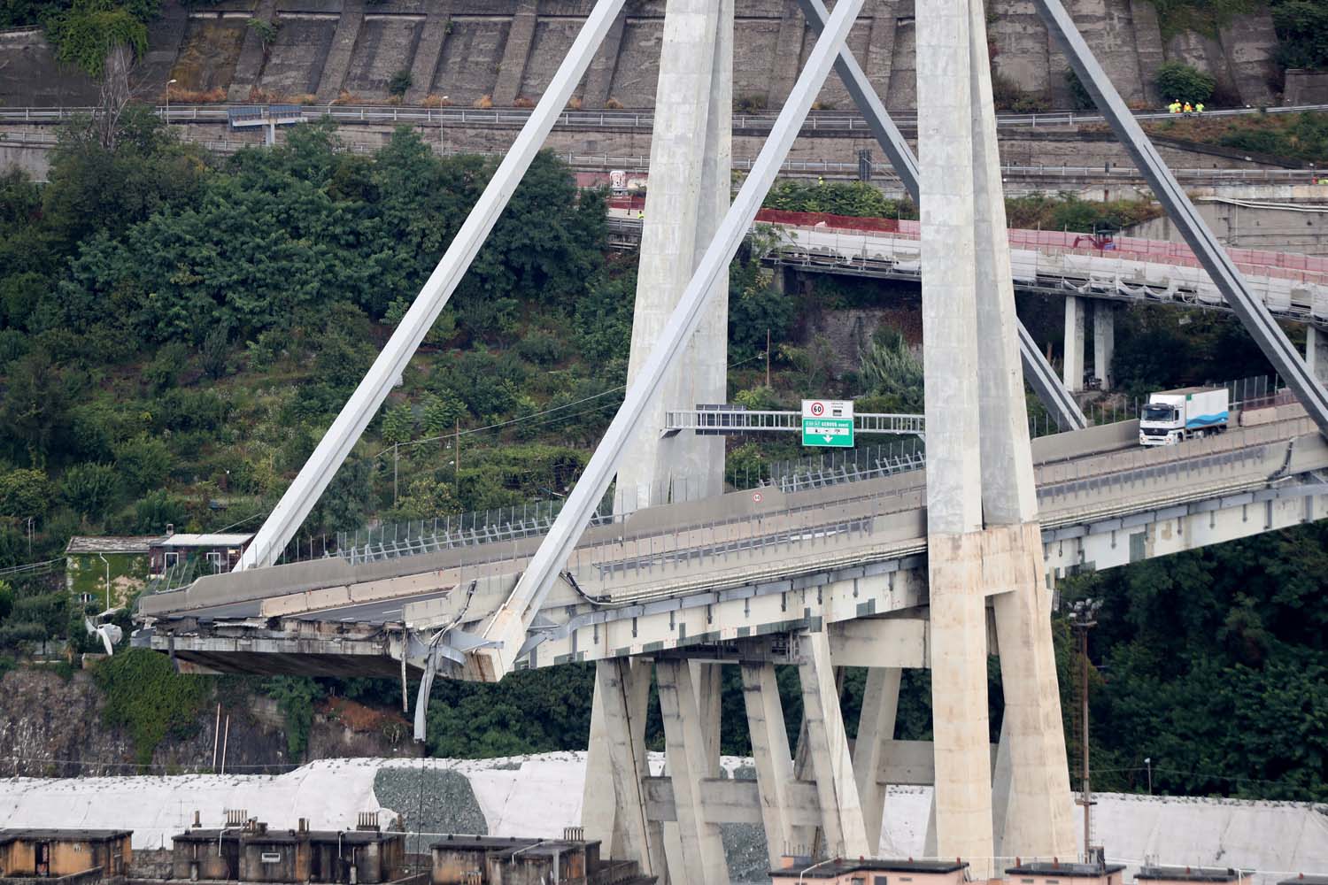 Decretan el estado de emergencia en Génova por 12 meses