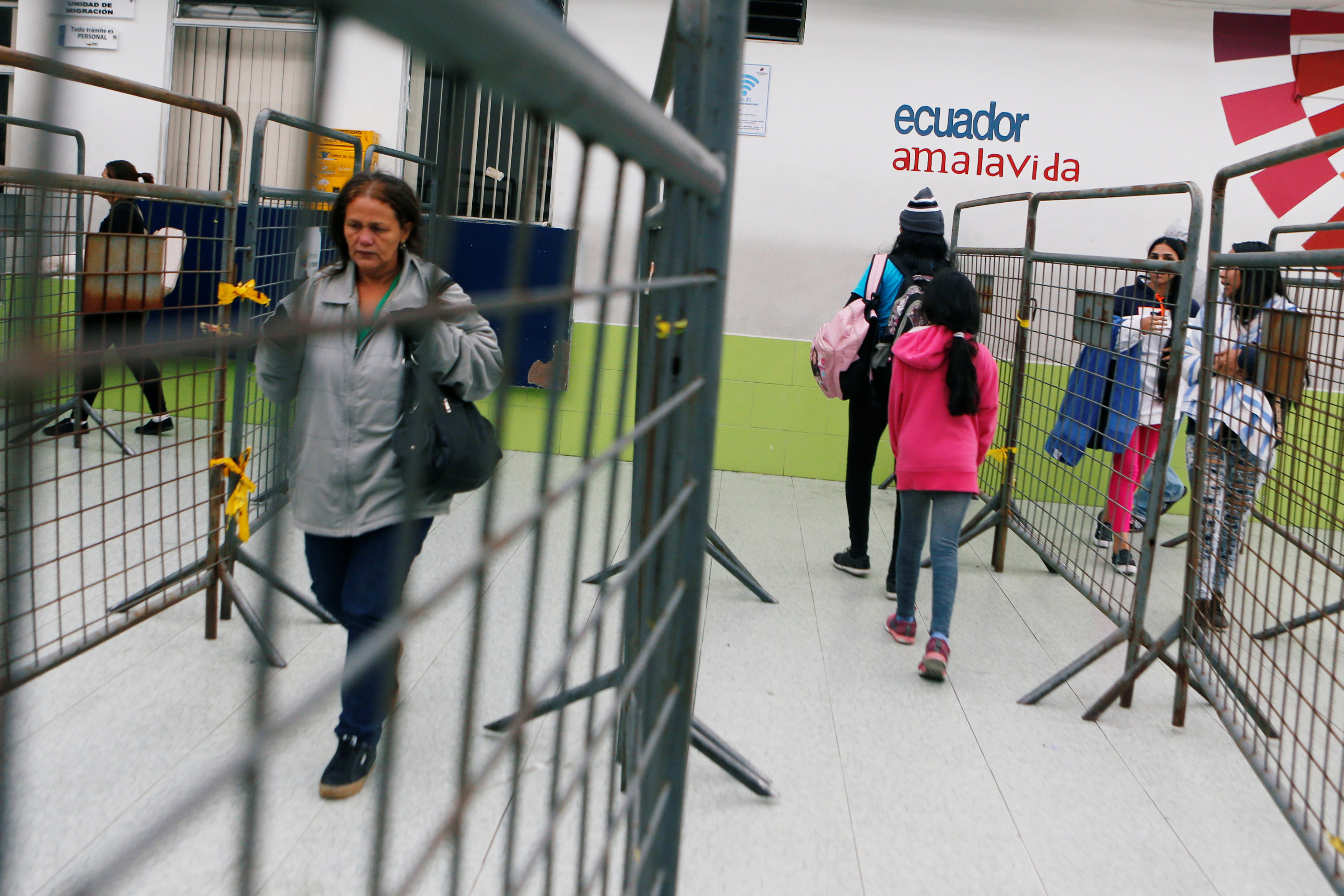 Reportan poca afluencia de venezolanos en la frontera de Ecuador con Colombia