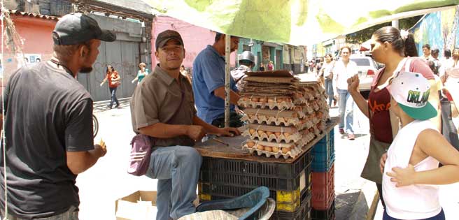 Buhoneros regresaron con nuevos precios