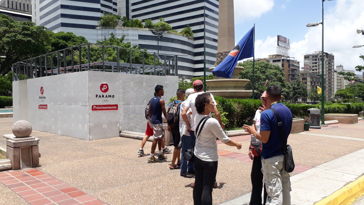 Vecinos protestan por construcción del local Páramo Café en la Plaza Francia de Altamira #12Ago