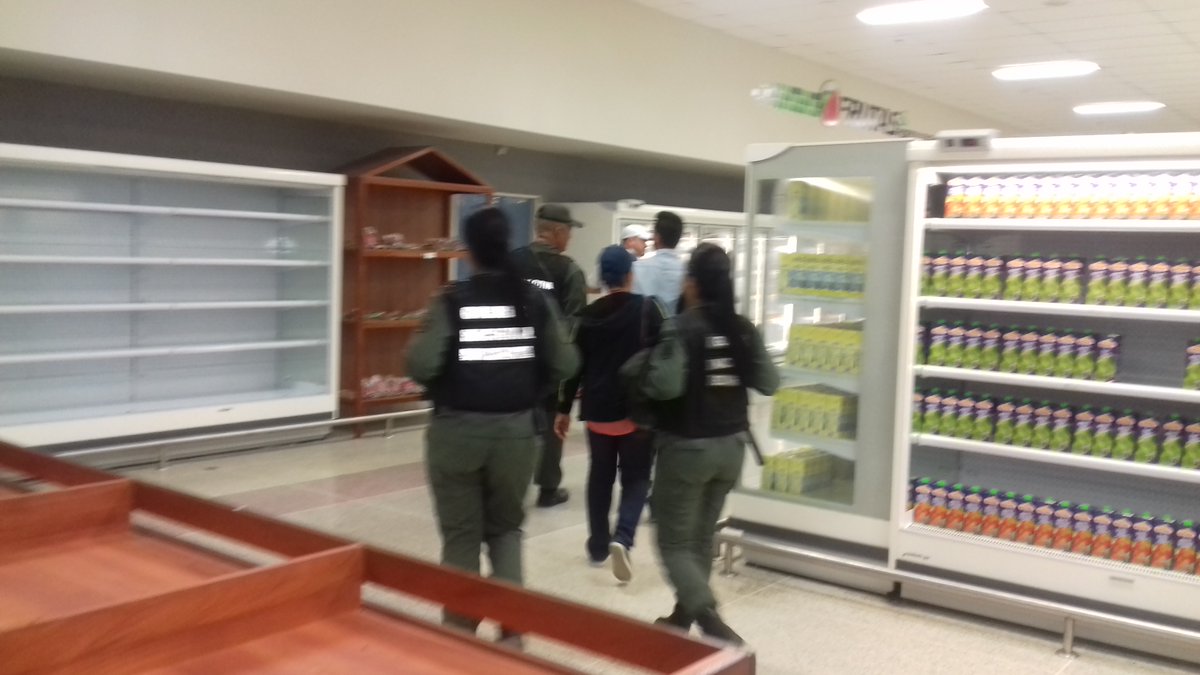 Denuncian detención de dos gerentes de Hiperlíder en Lara tras inspección de la Sundde