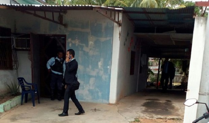 Hallan cadáver flotando en el patio de una casa inundada en Bolívar