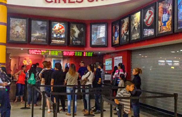 ¡Coge dato! Esto es lo que debes gastar si quieres llevarla al cine