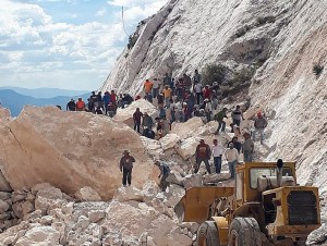 Se eleva a tres la cifra de fallecidos tras derrumbe de una mina en el centro de México