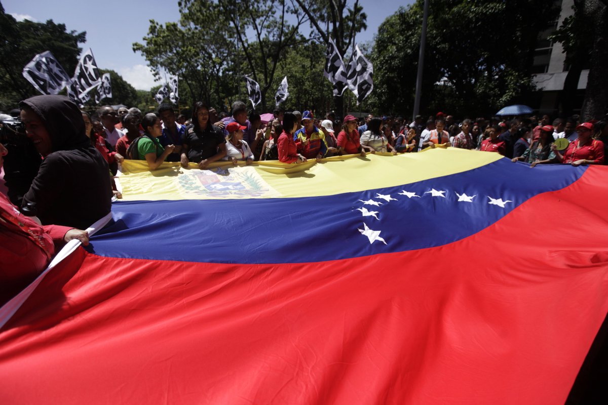 LAS FOTOS que VTV no quiere que veas: Los 4 gatos en la marcha en apoyo a Maduro