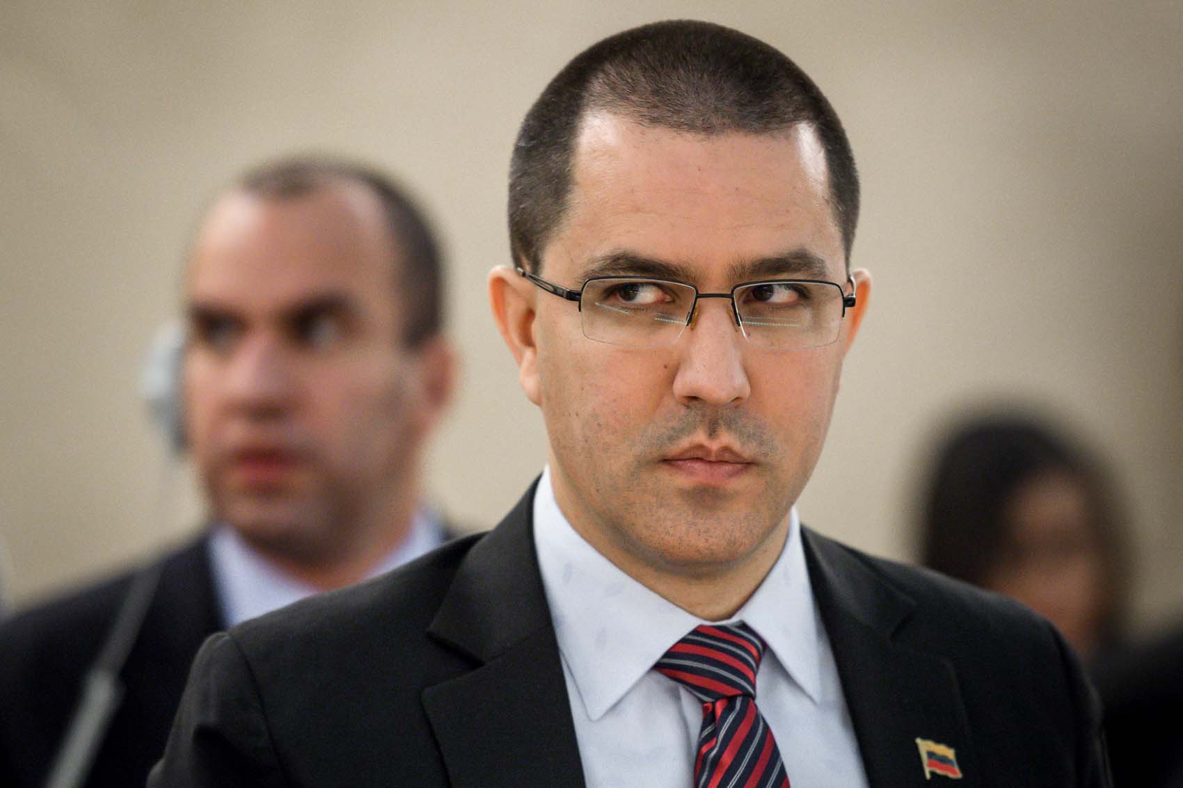 La burda excusa de Arreaza para desligar al régimen de grupos guerrilleros