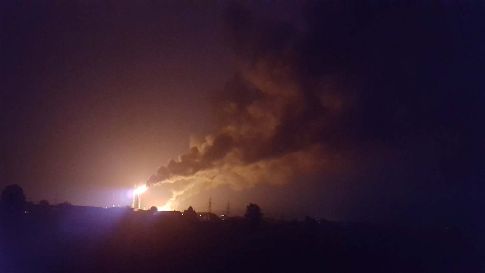 Ocho heridos en una explosión e incendio en una refinería en Alemania
