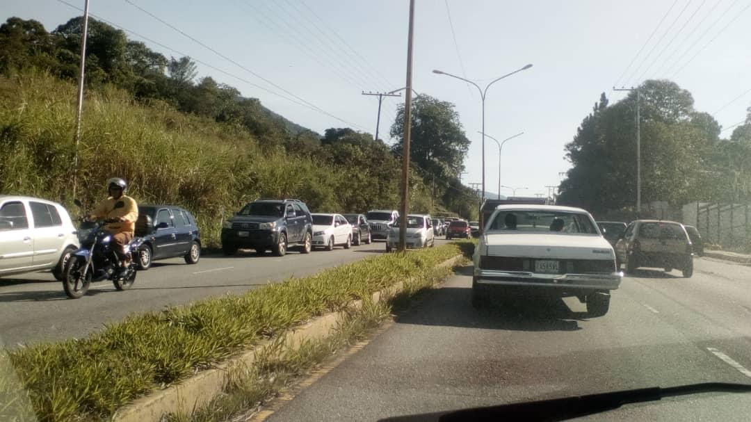 En Mérida conductores amanecen en las estaciones de gasolina #21Sep