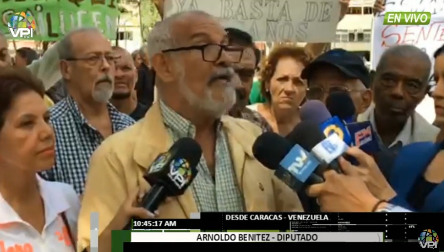 Jubilados protestan en la Fiscalía para exigir el pago completo y digno de las pensiones #19Sep (video)