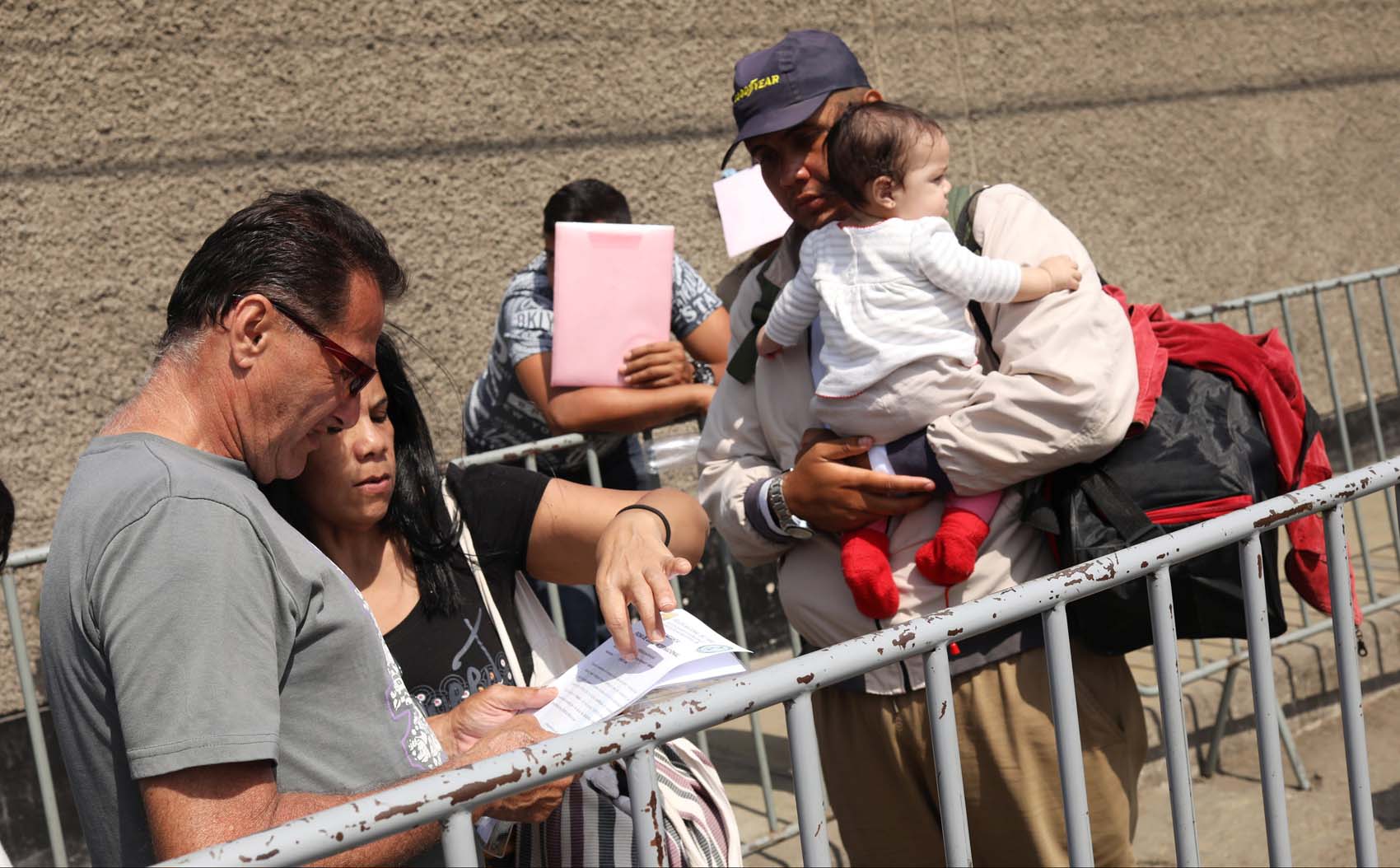 Al menos seis mil venezolanos tratan de ingresar a Perú antes de que expire plazo para solicitar permiso de permanencia