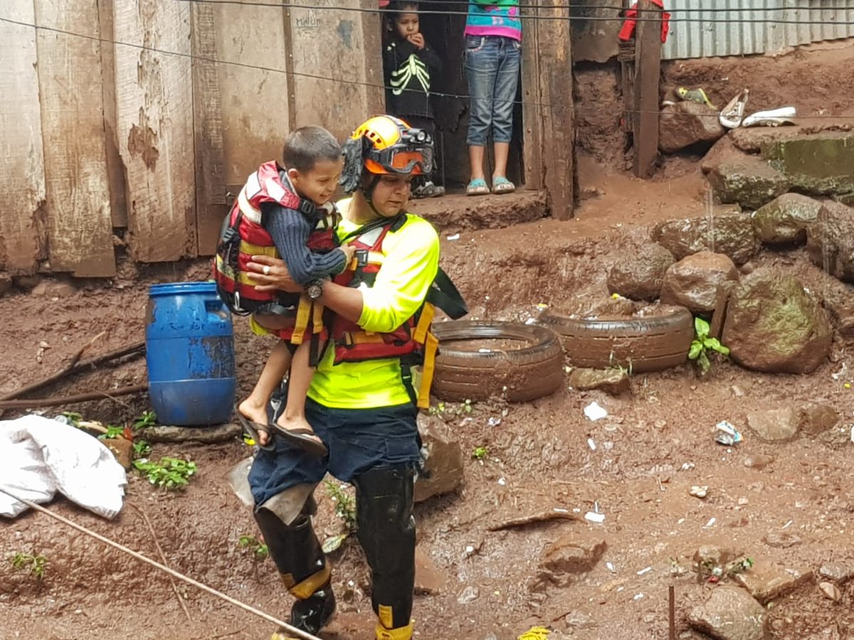 Se mantiene alerta roja en Honduras debido a la crecida de los ríos