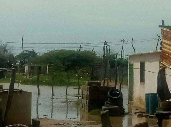 Crecida del río Limón pone en riesgo a comunidades de La Guajira