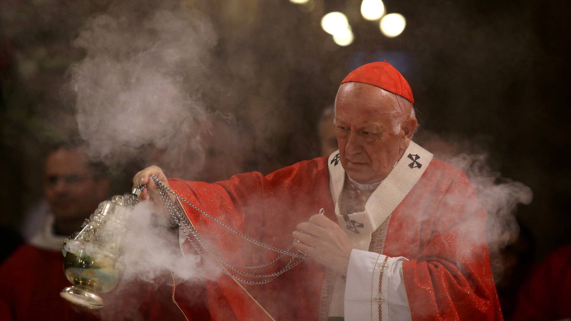 La Iglesia chilena prohíbe a los curas tocar los genitales a los niños y besarlos en la boca