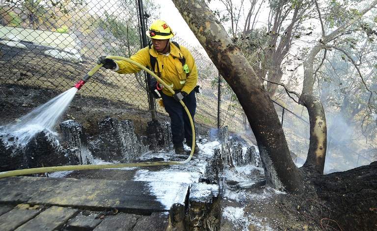 Rescatistas hallan “varios” cuerpos en una ciudad de EEUU azotada por incendios