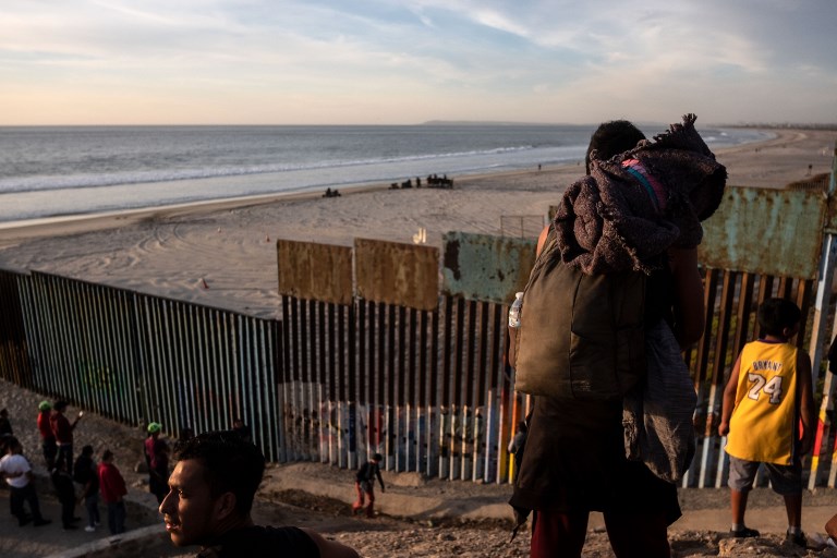 México no detendrá a migrantes cruzando frontera con Estados Unidos, dice López Obrador