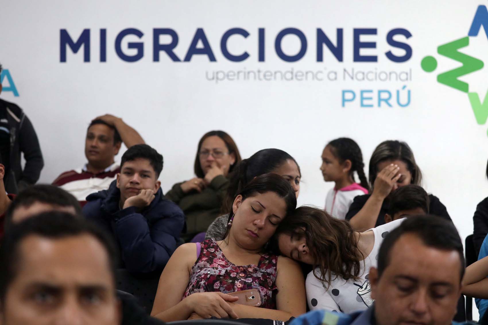 Venezolanos en Perú ya no harán cola para tramitar certificado de antecedentes judiciales